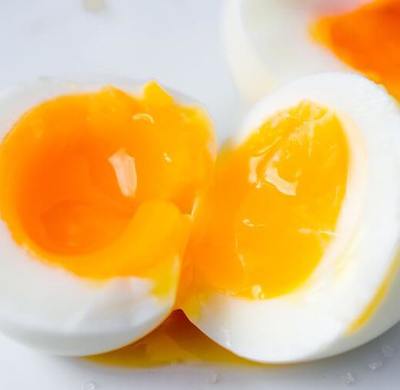 HOW TO COOK A SOFT-BOILED EGG