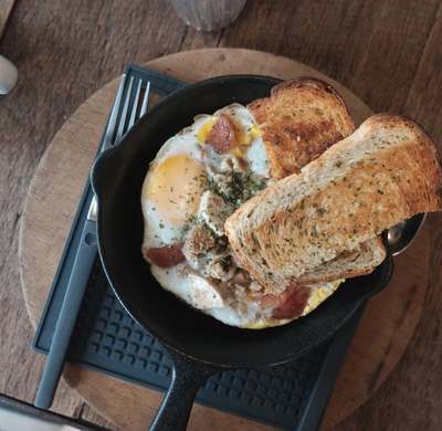 HOW TO MAKE SCRAMBLED SCRAMBLED EGGS